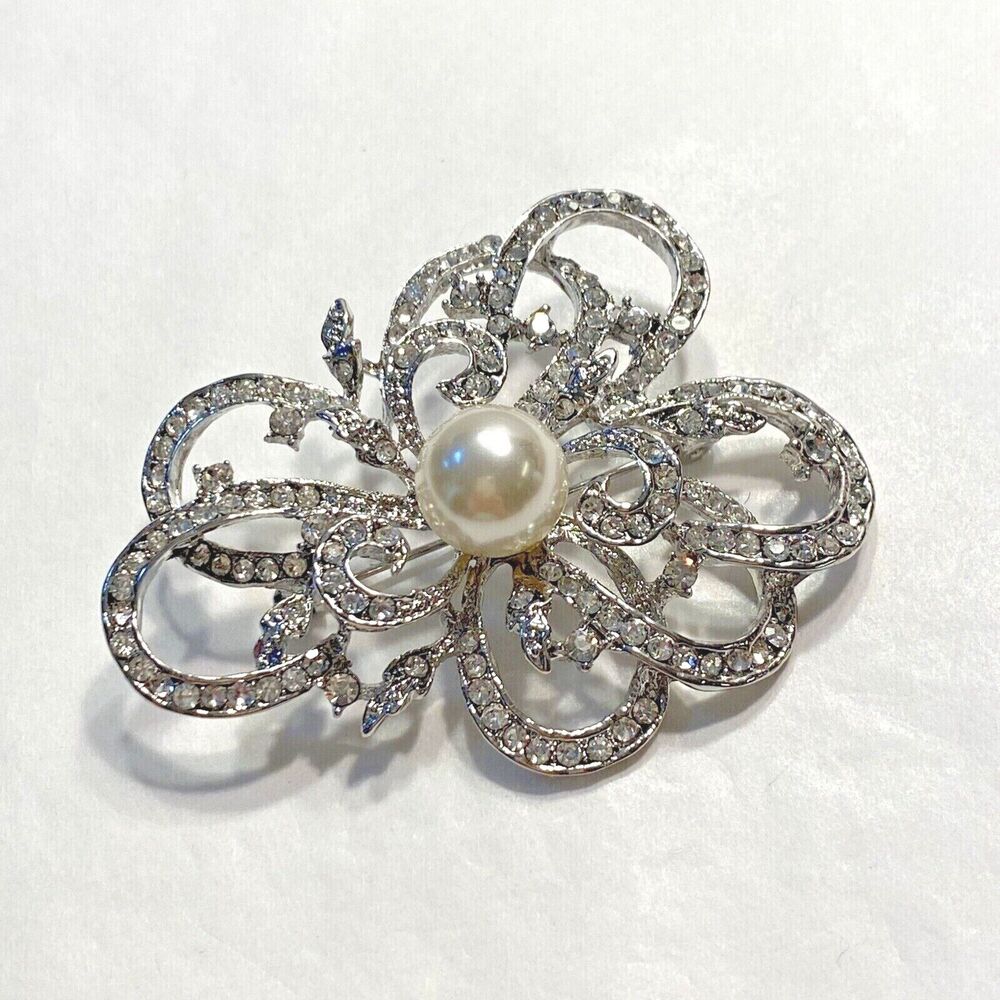 Vintage inspired silver brooch clear white rhinestones & single faux pearl pin